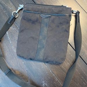 COACH Kitt Messenger black with Logo